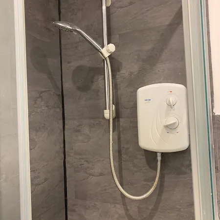 Private Near & Centre With Self Check-in And Free Wifi Homestay Bradford (West Yorkshire)
